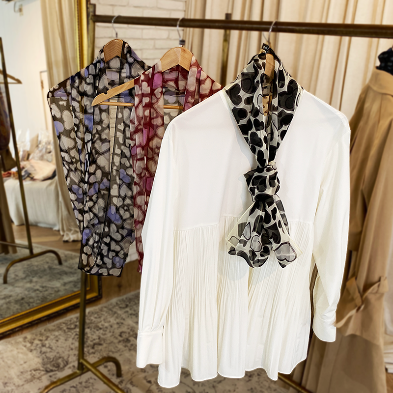 日本製 横浜シルクKINUWAループストール フルハート柄